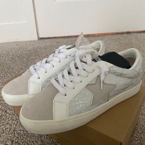 NEW Vintage Havana Sneakers